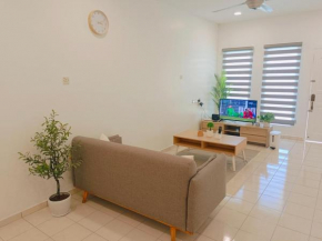 Riverfront City, Up to 8 Pax, 3 Bedrooms, 2 Bathrooms, 2 Car Park by Star Home